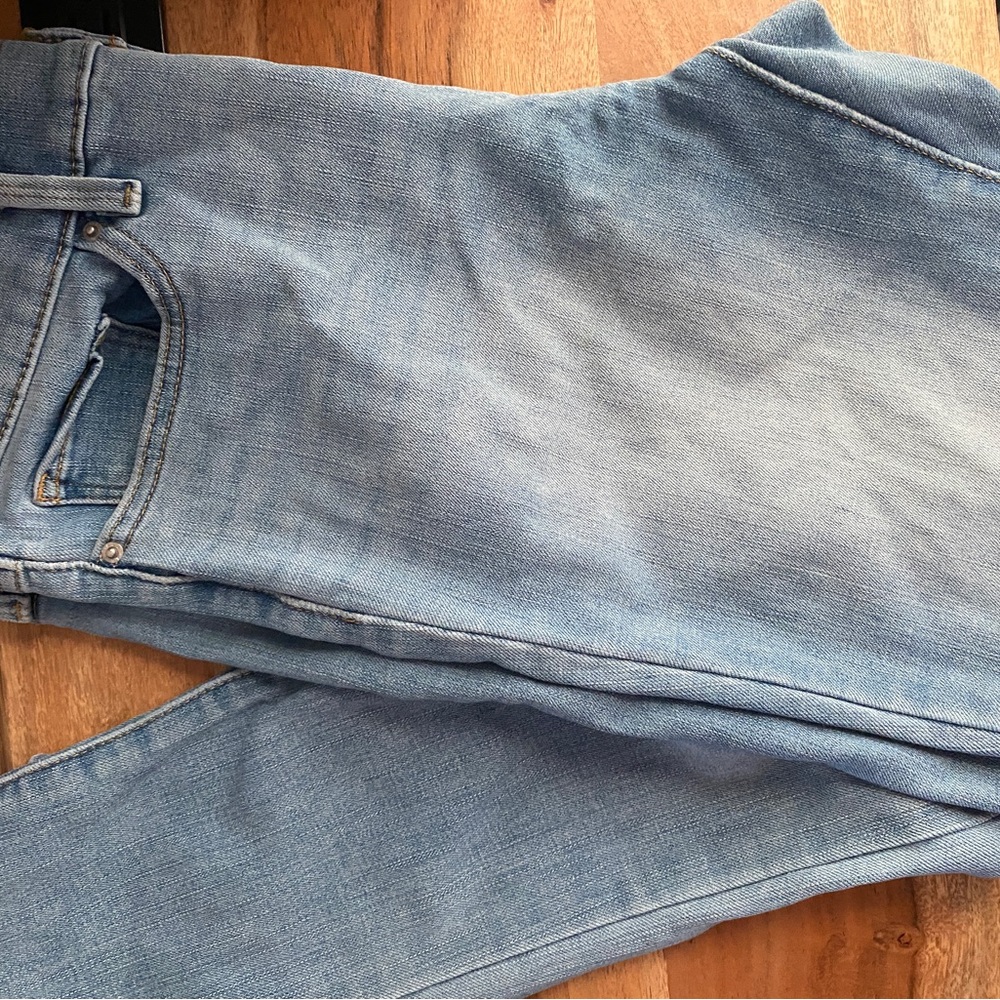 Levi’s - Picture 3 of 5